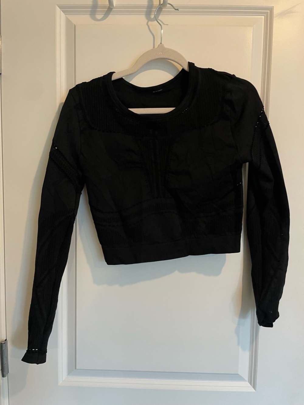 Women's Black Long-Sleeve Cropped Distressed Top